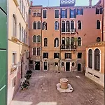Aparthotel Numa Palazzo Orseolo 4*