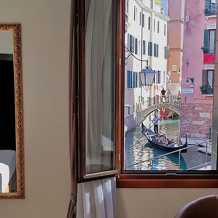 Palazzo Orseolo- Gondola View